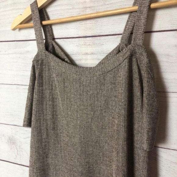 Haute Monde Cold Shoulder Lace Up Top M - Picture 3 of 5